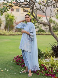 Sanam Saeed feet photo 10