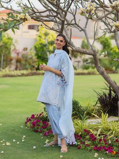 Sanam Saeed feet photo 9