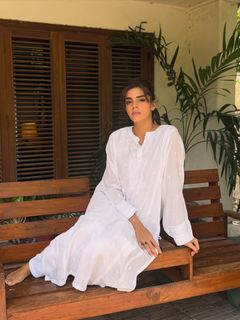Sanam Saeed feet photo 6