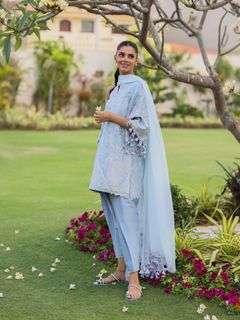 Sanam Saeed feet photo 3