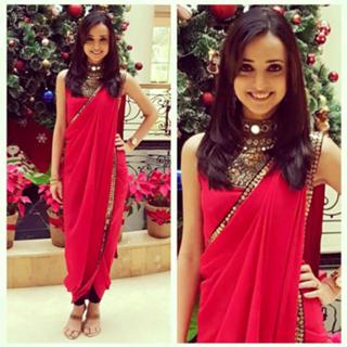 Sanaya Irani feet photo thumbnail