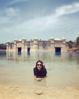 Sanaya Irani feet photo thumbnail