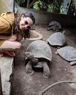 Sanaya Irani feet photo thumbnail
