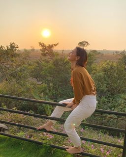 Sanaya Irani feet photo thumbnail