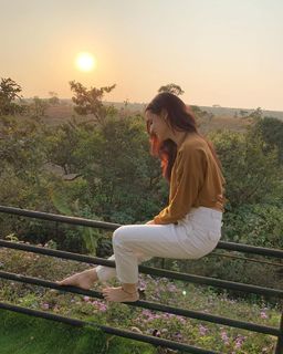 Sanaya Irani feet photo thumbnail