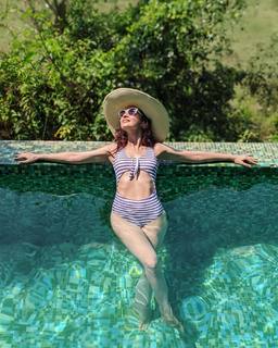 Sanaya Irani feet photo thumbnail