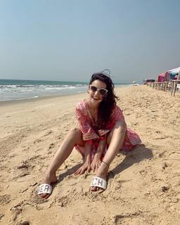 Sanaya Irani feet photo thumbnail