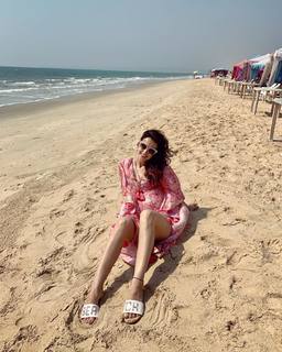 Sanaya Irani feet photo thumbnail