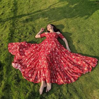 Sanaya Irani feet photo thumbnail