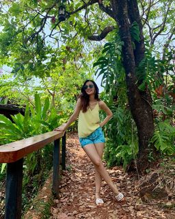 Sanaya Irani feet photo thumbnail