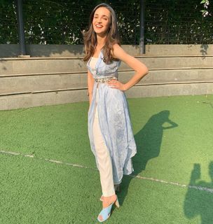 Sanaya Irani feet photo thumbnail