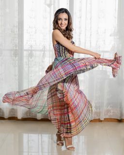 Sanaya Irani feet photo thumbnail