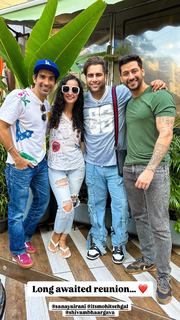 Sanaya Irani feet photo thumbnail