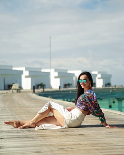 Sanaya Irani feet photo thumbnail