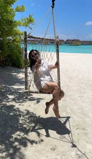 Sanaya Irani feet photo thumbnail