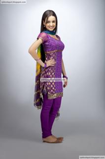 Sanaya Irani feet photo thumbnail
