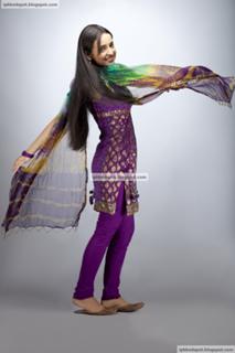 Sanaya Irani feet photo thumbnail