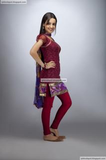 Sanaya Irani feet photo thumbnail