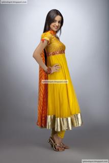 Sanaya Irani feet photo thumbnail