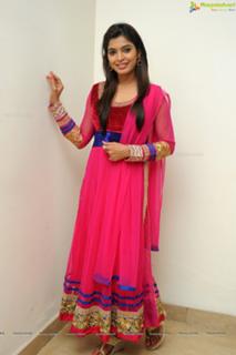 Sanchita Shetty feet photo 11