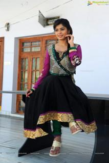 Sanchita Shetty feet photo 6