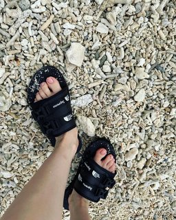 Sandara Park feet photo 3