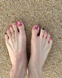 Sandara Park feet photo 18