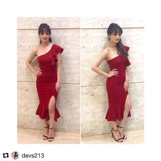 Sandeepa Dhar feet photo thumbnail