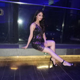 Sandeepa Dhar feet photo thumbnail