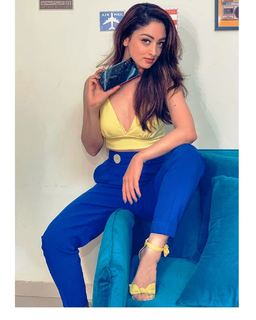Sandeepa Dhar feet photo thumbnail