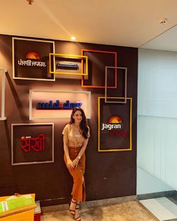 Sandeepa Dhar feet photo thumbnail