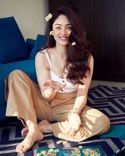 Sandeepa Dhar feet photo thumbnail
