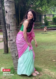 Sandeepa Dhar feet photo thumbnail