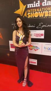 Sandeepa Dhar feet photo thumbnail