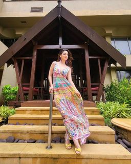 Sandeepa Dhar feet photo thumbnail