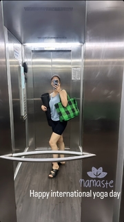 Sandeepa Dhar feet photo thumbnail