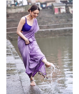 Sandeepa Dhar feet photo thumbnail
