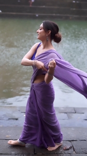 Sandeepa Dhar feet photo thumbnail