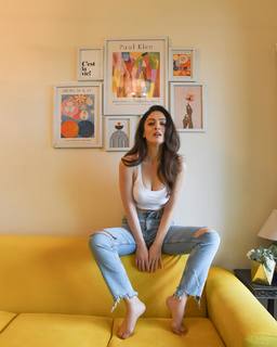 Sandeepa Dhar feet photo thumbnail