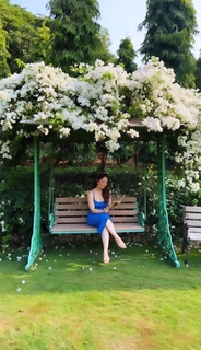 Sandeepa Dhar feet photo thumbnail