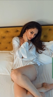 Sandeepa Dhar feet photo thumbnail