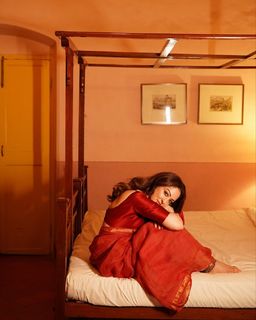 Sandeepa Dhar feet photo thumbnail