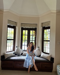 Sandeepa Dhar feet photo thumbnail