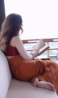 Sandeepa Dhar feet photo thumbnail