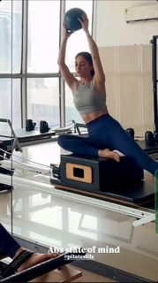 Sandeepa Dhar feet photo thumbnail