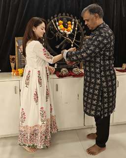 Sandeepa Dhar feet photo thumbnail