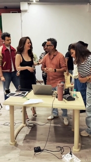 Sandeepa Dhar feet photo thumbnail