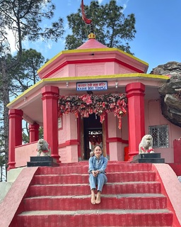 Sandeepa Dhar feet photo thumbnail