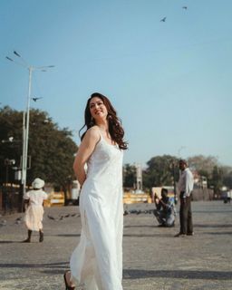 Sandeepa Dhar feet photo thumbnail