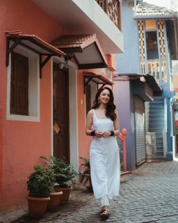 Sandeepa Dhar feet photo thumbnail